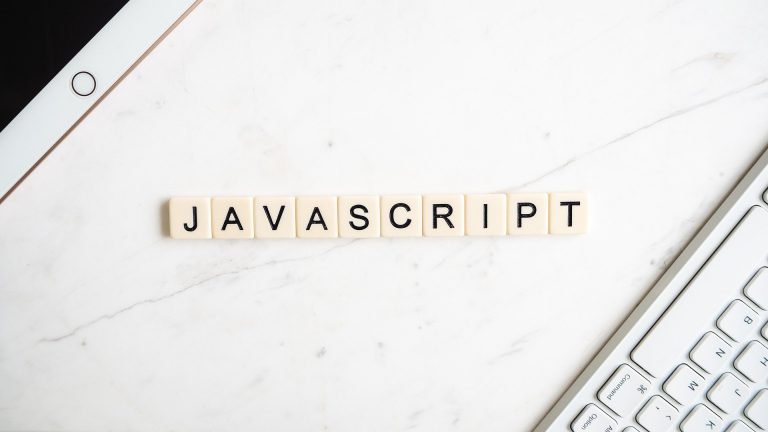 ホームページのコーディングにおけるJavaScriptの役割と機能