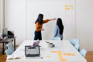 ホームページのコンテンツマーケティングを外注する際の注意点